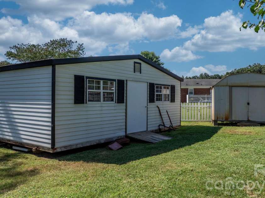 2008 Walt Arney Road, Lenoir, NC 28645.  MLS# CAR4426626, YatesRealty ID 52092. 