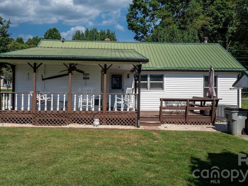 2008 Walt Arney Road, Lenoir, NC 28645.  MLS# CAR4426626, YatesRealty ID 52092. 
