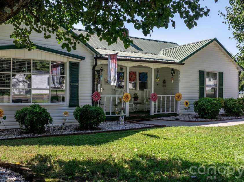 2008 Walt Arney Road, Lenoir, NC 28645.  MLS# CAR4426626, YatesRealty ID 52092. 