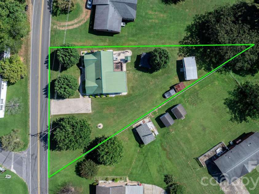 2008 Walt Arney Road, Lenoir, NC 28645.  MLS# CAR4426626, YatesRealty ID 52092. 