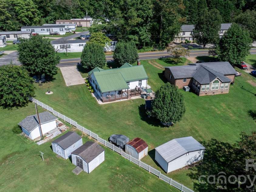 2008 Walt Arney Road, Lenoir, NC 28645.  MLS# CAR4426626, YatesRealty ID 52092. 