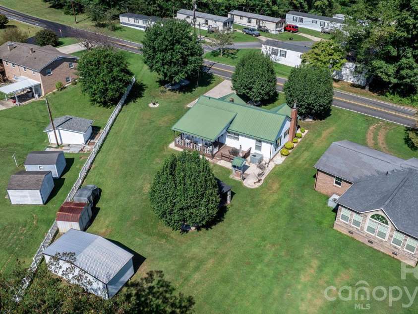 2008 Walt Arney Road, Lenoir, NC 28645.  MLS# CAR4426626, YatesRealty ID 52092. 
