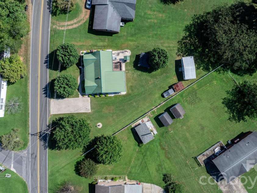 2008 Walt Arney Road, Lenoir, NC 28645.  MLS# CAR4426626, YatesRealty ID 52092. 