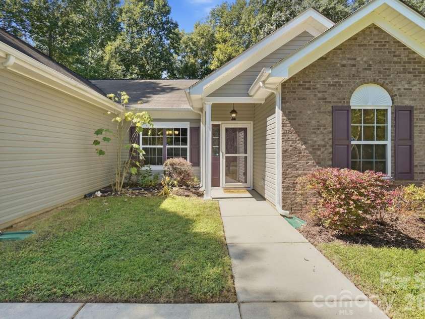 12321 Bronx Drive, Huntersville, NC 28078.  MLS# CAR4424235, YatesRealty ID 52094. 