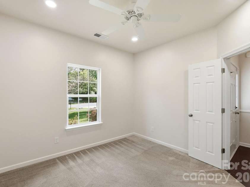 12321 Bronx Drive, Huntersville, NC 28078.  MLS# CAR4424235, YatesRealty ID 52094. 