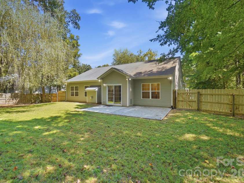 12321 Bronx Drive, Huntersville, NC 28078.  MLS# CAR4424235, YatesRealty ID 52094. 