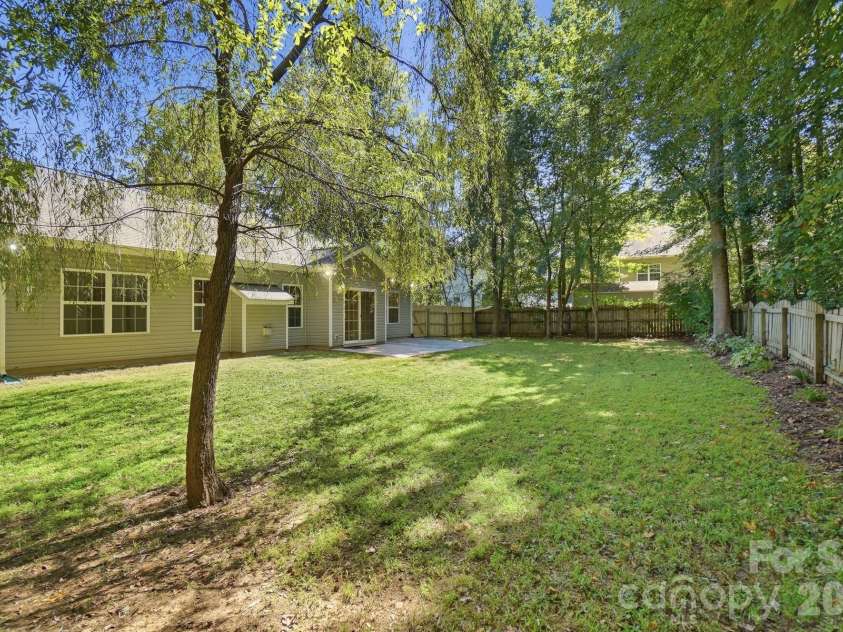 12321 Bronx Drive, Huntersville, NC 28078.  MLS# CAR4424235, YatesRealty ID 52094. 