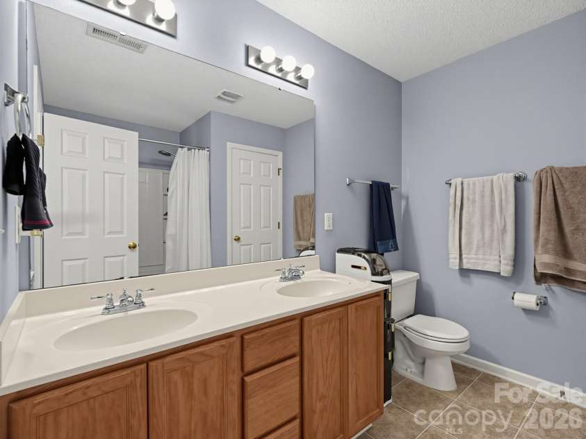 1670 Coryton Way, High Point, NC 27260.  MLS# CAR4425744, YatesRealty ID 52096. Bathroom #3 - 2nd floor
