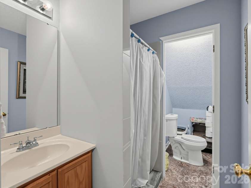 1670 Coryton Way, High Point, NC 27260.  MLS# CAR4425744, YatesRealty ID 52096. Full Bathroom #1 - 1st Floor