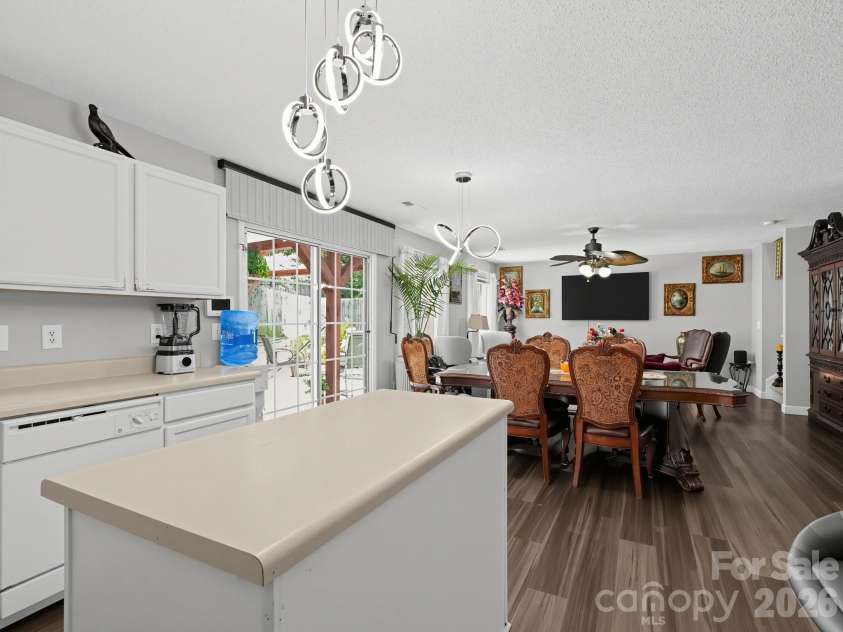 1670 Coryton Way, High Point, NC 27260.  MLS# CAR4425744, YatesRealty ID 52096. Kitchen