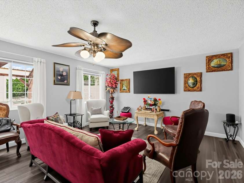 1670 Coryton Way, High Point, NC 27260.  MLS# CAR4425744, YatesRealty ID 52096. Living Room
