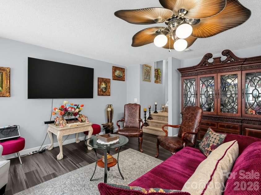1670 Coryton Way, High Point, NC 27260.  MLS# CAR4425744, YatesRealty ID 52096. Living Room