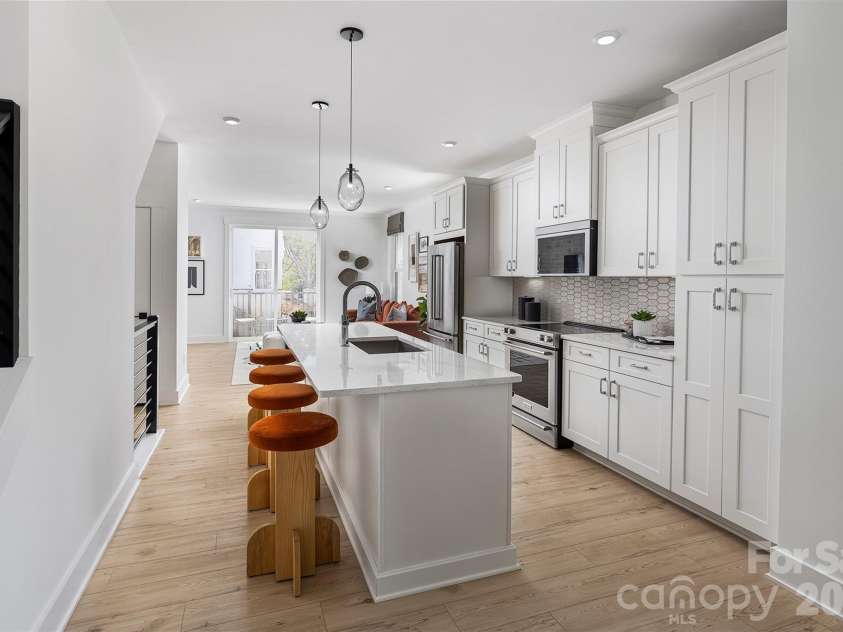 1420 Hamilton Street, Charlotte, NC 28206.  MLS# CAR4426575, YatesRealty ID 52097. 