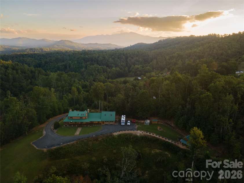 237 Murdock Road, Bakersville, NC 28705.  MLS# CAR4425998, YatesRealty ID 52099. 