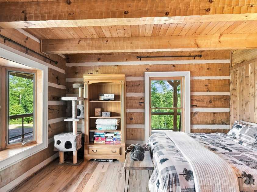 237 Murdock Road, Bakersville, NC 28705.  MLS# CAR4425998, YatesRealty ID 52099. 