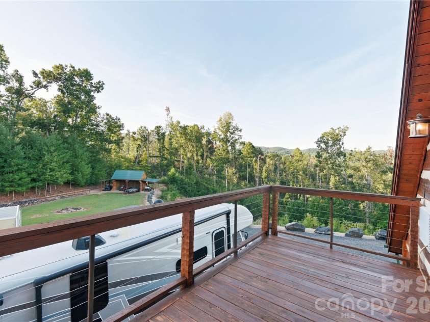 237 Murdock Road, Bakersville, NC 28705.  MLS# CAR4425998, YatesRealty ID 52099. 