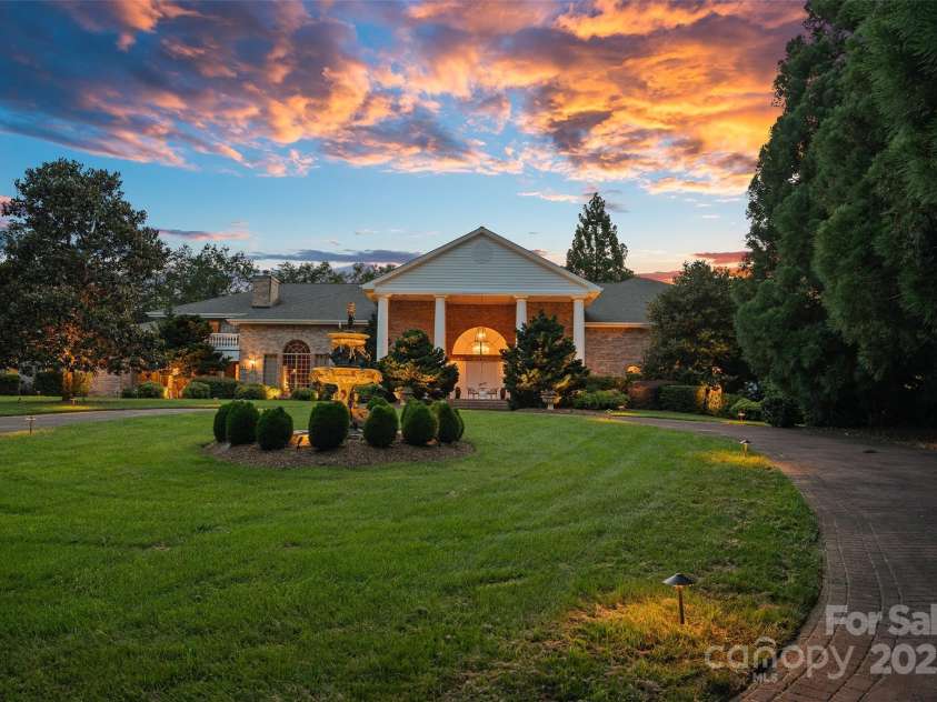 282 Hamilton Drive, Columbus, NC 28722.  MLS# CAR4274724, YatesRealty ID 521. 