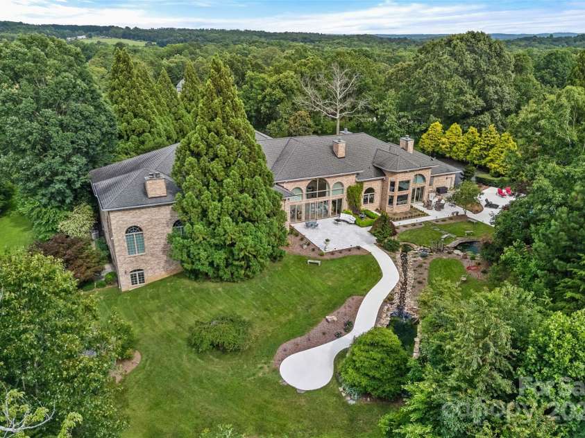 282 Hamilton Drive, Columbus, NC 28722.  MLS# CAR4274724, YatesRealty ID 521. 