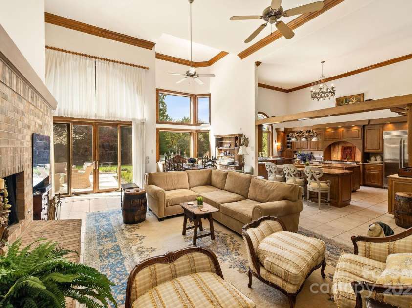 282 Hamilton Drive, Columbus, NC 28722.  MLS# CAR4274724, YatesRealty ID 521. 