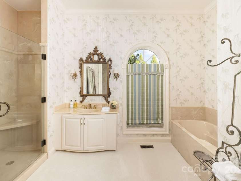 282 Hamilton Drive, Columbus, NC 28722.  MLS# CAR4274724, YatesRealty ID 521. 