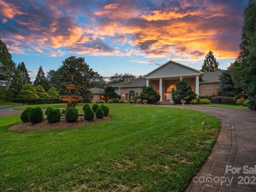 282 Hamilton Drive, Columbus, NC 28722.  MLS# CAR4274724, YatesRealty ID 521. 