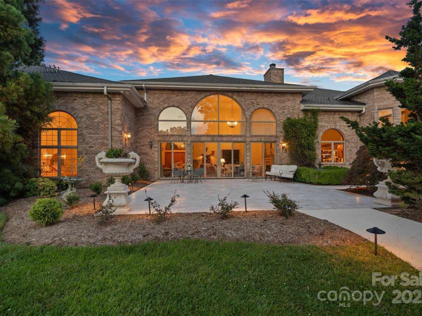 282 Hamilton Drive, Columbus, NC 28722.  MLS# CAR4274724, YatesRealty ID 521. 