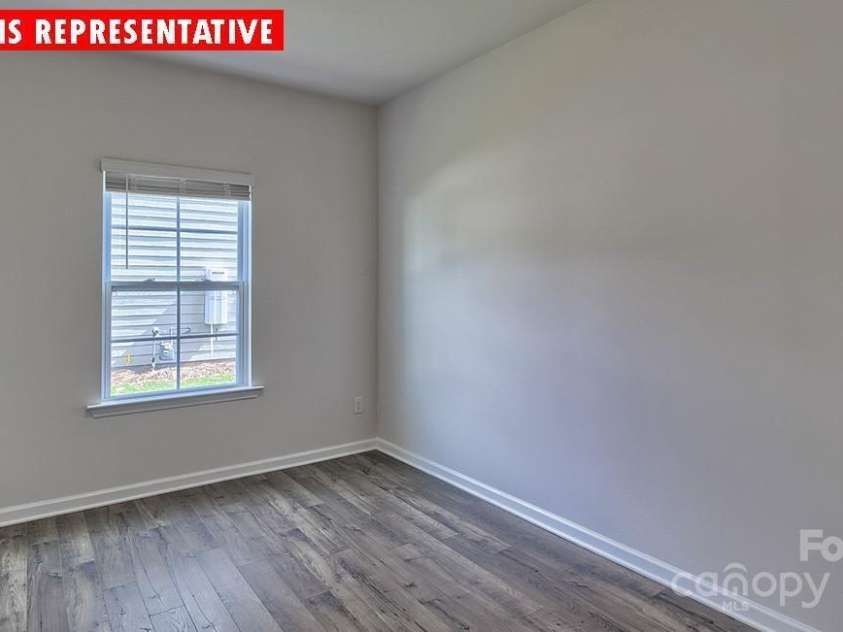 8012 Kennesaw Drive, Gastonia, NC 28056.  MLS# CAR4213264, YatesRealty ID 521. 