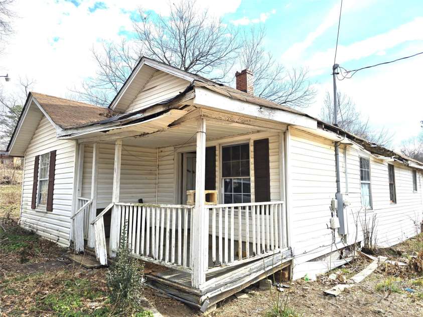 129 Whistle Drive, Mooresboro, NC 28114.  MLS# CAR4217904, YatesRealty ID 5210. 