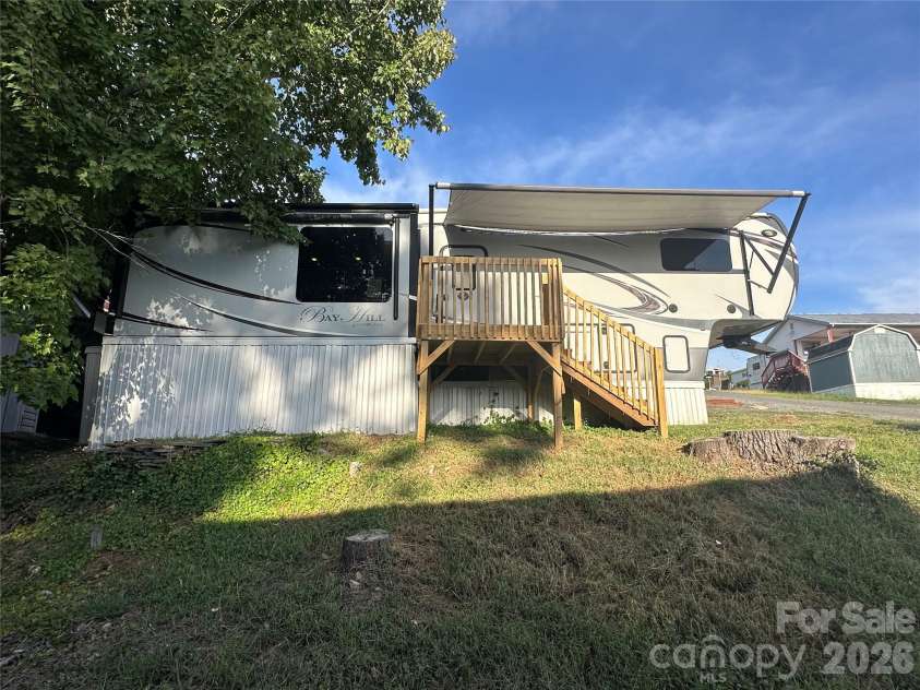 122 Eagle Drive, New London, NC 28127.  MLS# CAR4424474, YatesRealty ID 52101. 