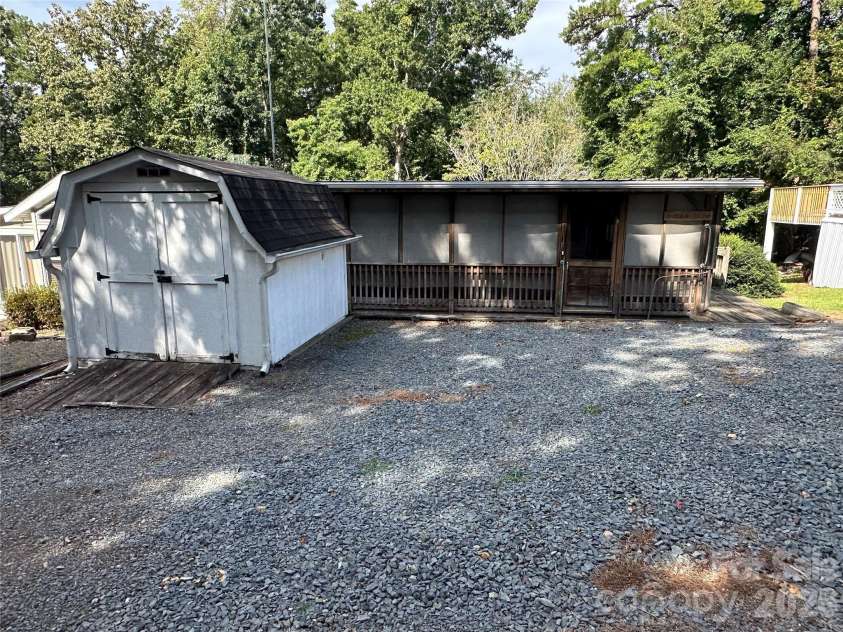 114 Pine Street, New London, NC 28127.  MLS# CAR4422754, YatesRealty ID 52102. 