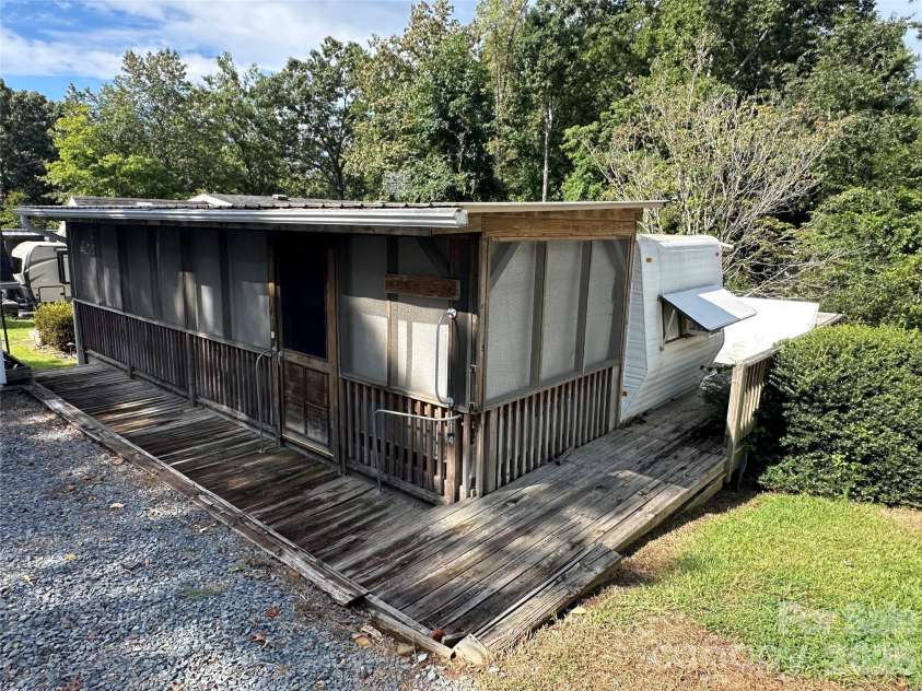 114 Pine Street, New London, NC 28127.  MLS# CAR4422754, YatesRealty ID 52102. 