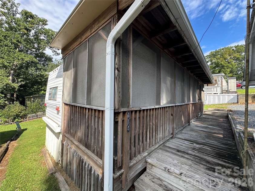 114 Pine Street, New London, NC 28127.  MLS# CAR4422754, YatesRealty ID 52102. 