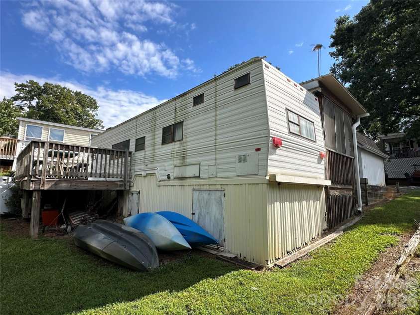 114 Pine Street, New London, NC 28127.  MLS# CAR4422754, YatesRealty ID 52102. 