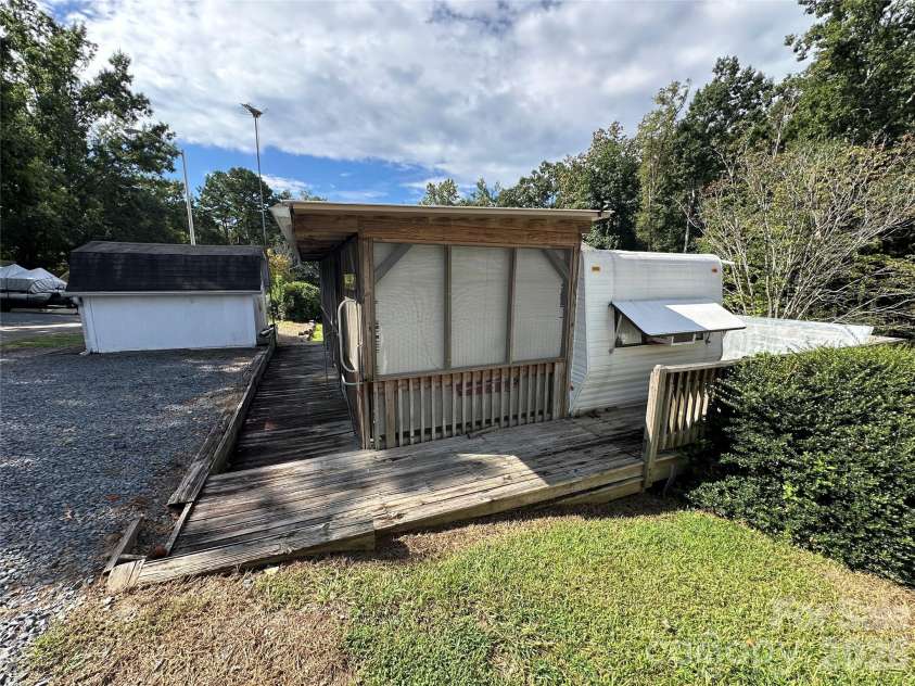114 Pine Street, New London, NC 28127.  MLS# CAR4422754, YatesRealty ID 52102. 