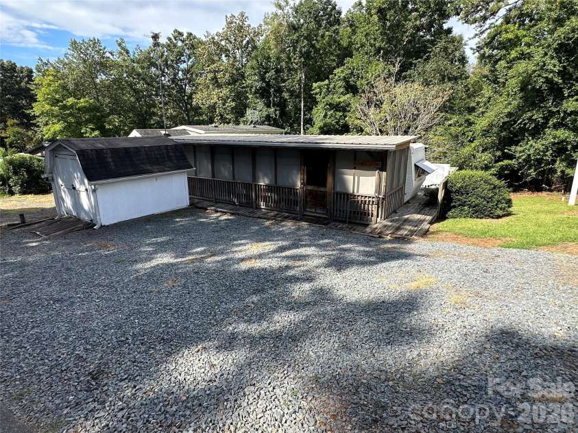 114 Pine Street, New London, NC 28127.  MLS# CAR4422754, YatesRealty ID 52102. 