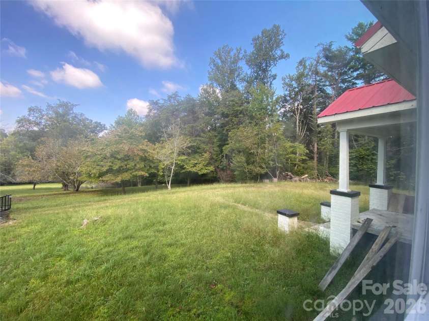 615 Vine Arden Road, Morganton, NC 28655.  MLS# CAR4425252, YatesRealty ID 52103. Deer Grounds