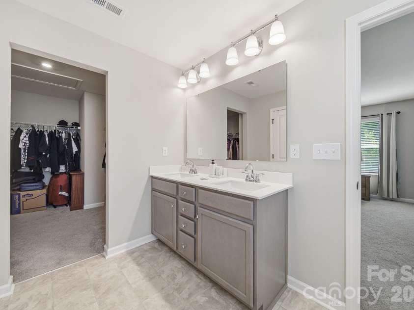 377 Brannon Meadows Drive, York, SC 29745.  MLS# CAR4426681, YatesRealty ID 52104. 