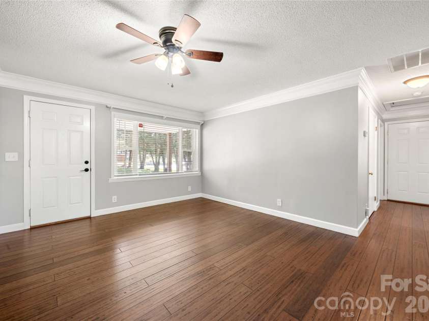 109 Woodside Avenue, Gastonia, NC 28054.  MLS# CAR4426139, YatesRealty ID 52105. 