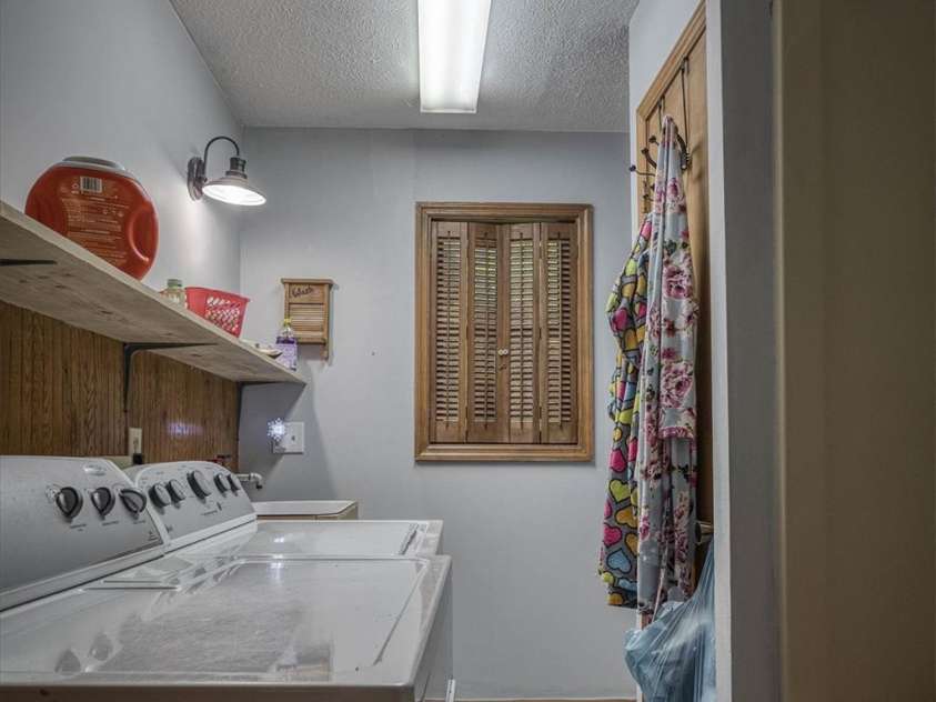 665 Will Robbins Lane, Newland, NC 28657.  MLS# CAR4424798, YatesRealty ID 52109. 