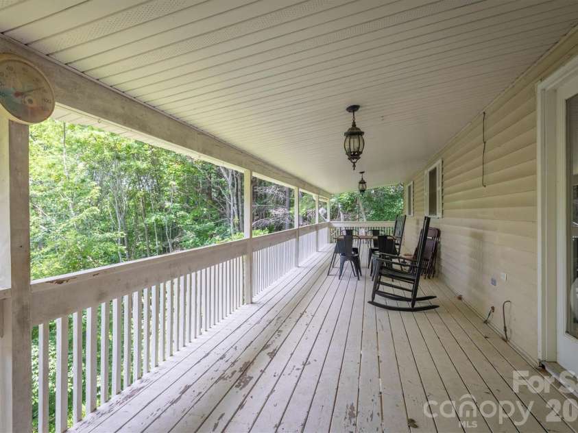 665 Will Robbins Lane, Newland, NC 28657.  MLS# CAR4424798, YatesRealty ID 52109. 