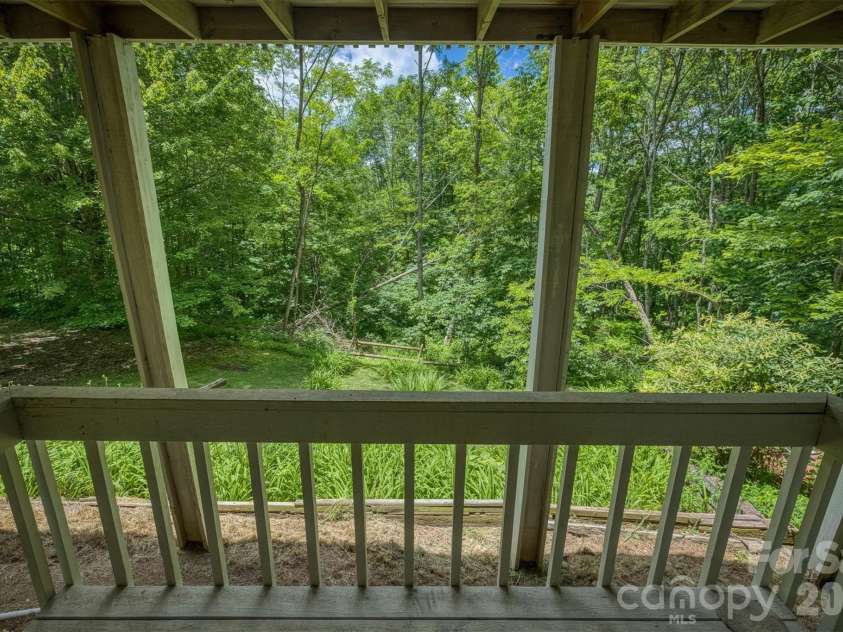 665 Will Robbins Lane, Newland, NC 28657.  MLS# CAR4424798, YatesRealty ID 52109. 