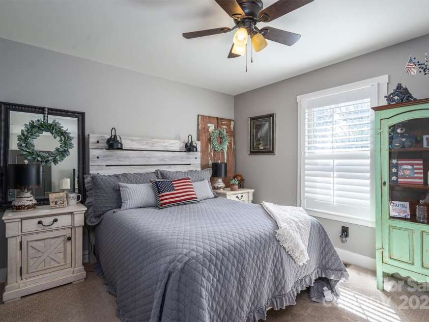 944 Clear Creek Circle, Lincolnton, NC 28092.  MLS# CAR4233075, YatesRealty ID 5211. 