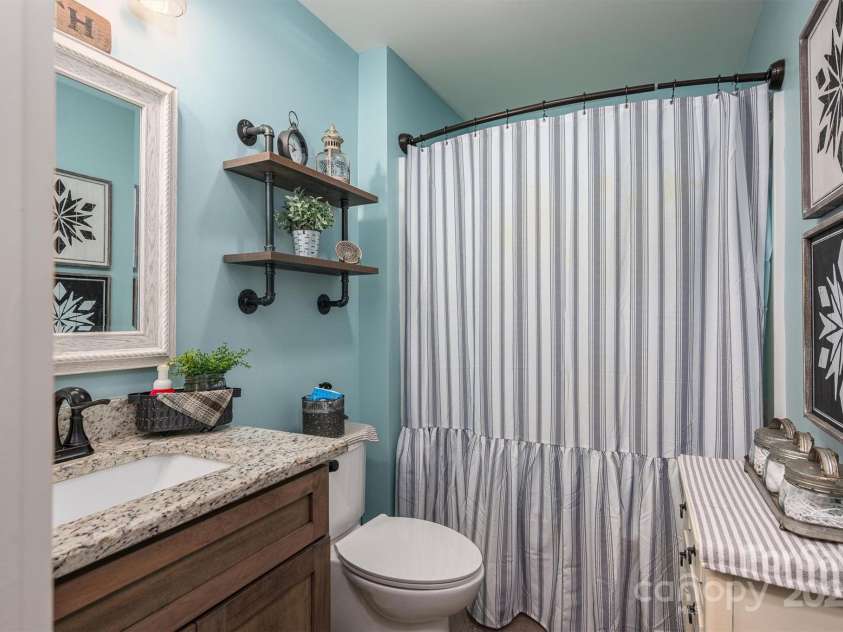 944 Clear Creek Circle, Lincolnton, NC 28092.  MLS# CAR4233075, YatesRealty ID 5211. 