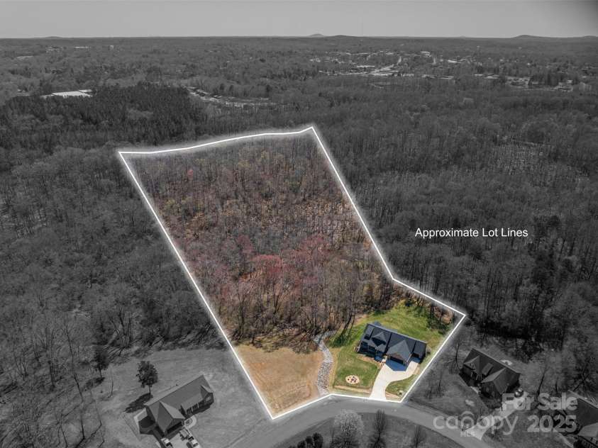 944 Clear Creek Circle, Lincolnton, NC 28092.  MLS# CAR4233075, YatesRealty ID 5211. 