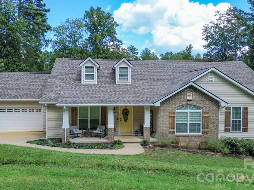 2055 Piper Ridge Drive, Lenoir, NC 28645.  MLS# CAR4425139, YatesRealty ID 52111. 