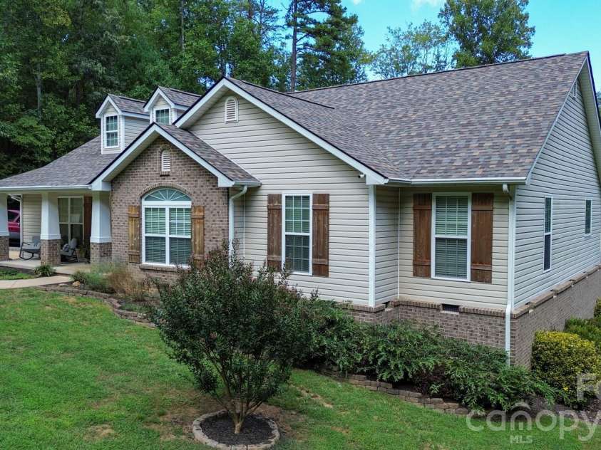 2055 Piper Ridge Drive, Lenoir, NC 28645.  MLS# CAR4425139, YatesRealty ID 52111. 