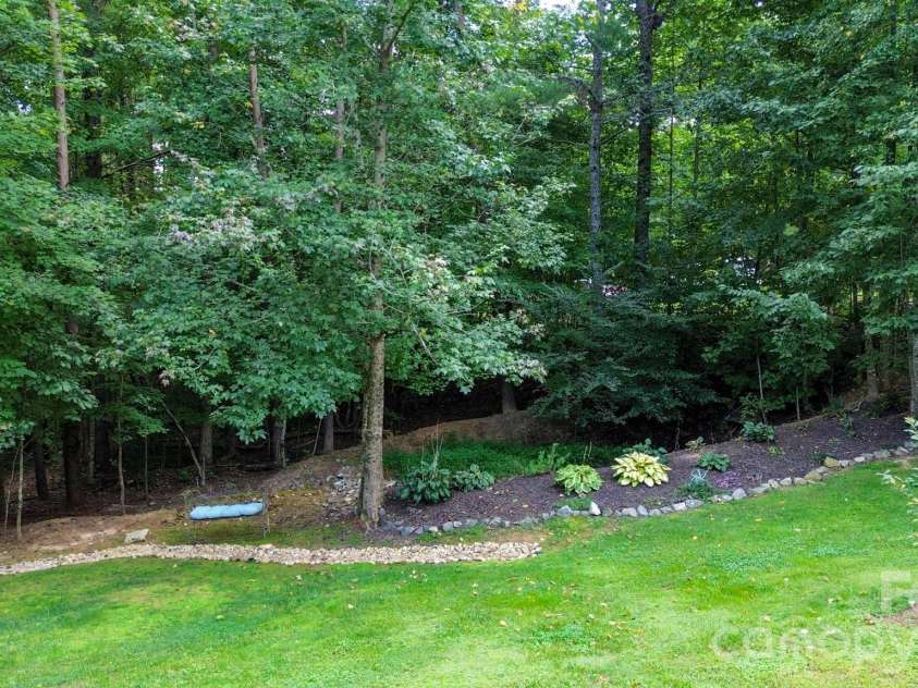 2055 Piper Ridge Drive, Lenoir, NC 28645.  MLS# CAR4425139, YatesRealty ID 52111. 