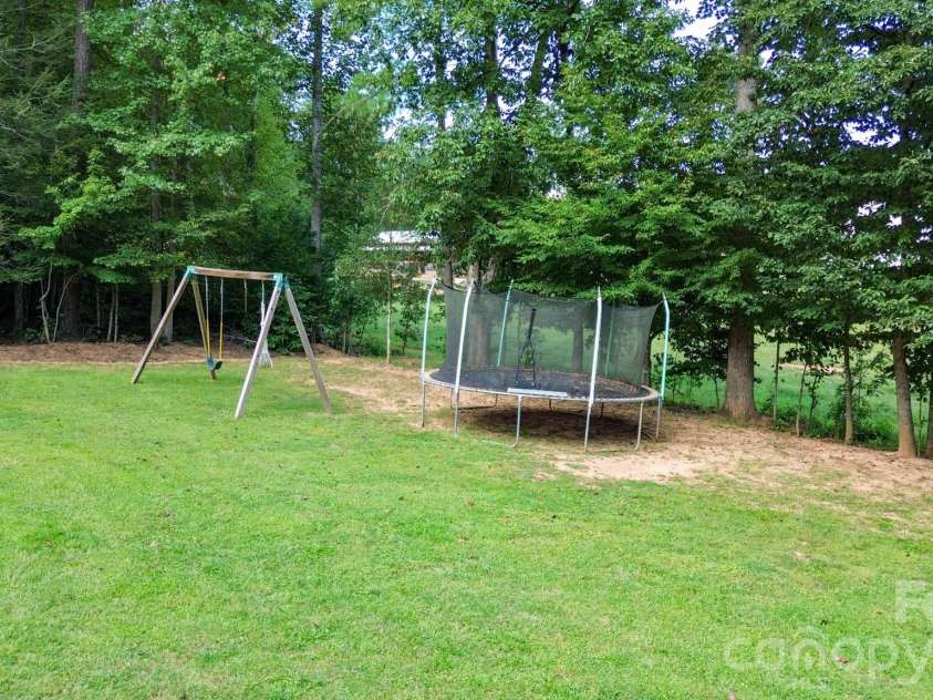 2055 Piper Ridge Drive, Lenoir, NC 28645.  MLS# CAR4425139, YatesRealty ID 52111. 