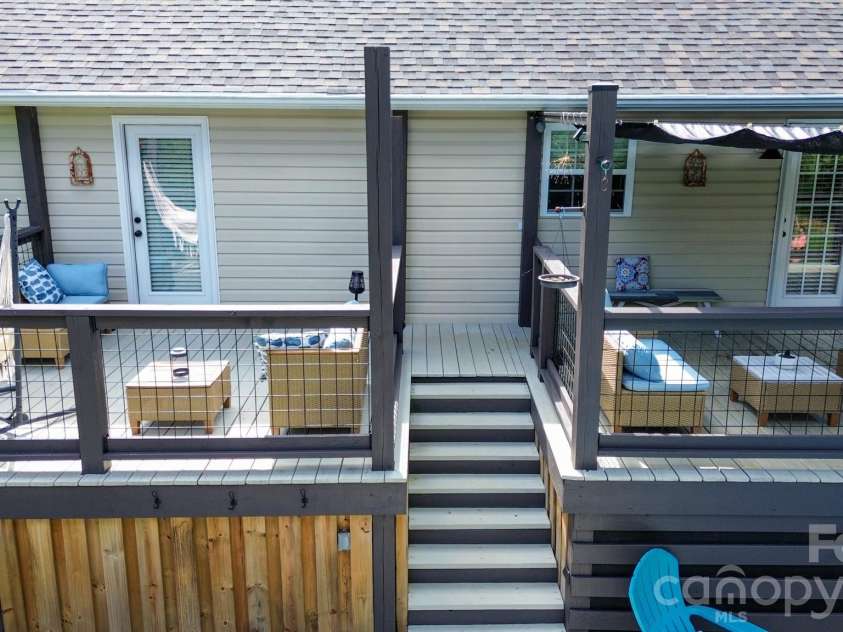 2055 Piper Ridge Drive, Lenoir, NC 28645.  MLS# CAR4425139, YatesRealty ID 52111. 