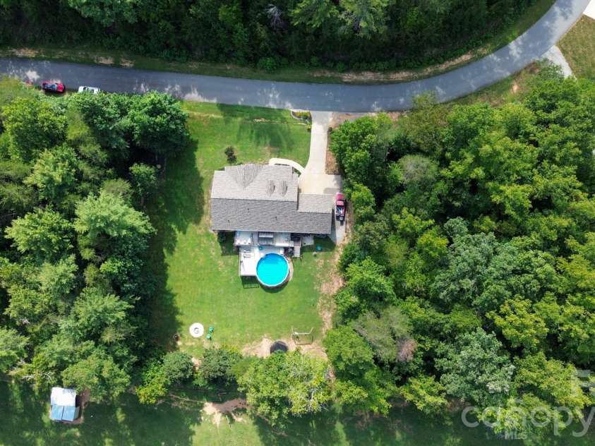 2055 Piper Ridge Drive, Lenoir, NC 28645.  MLS# CAR4425139, YatesRealty ID 52111. 
